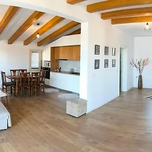  Apartament Albanian Traditions Legacy
